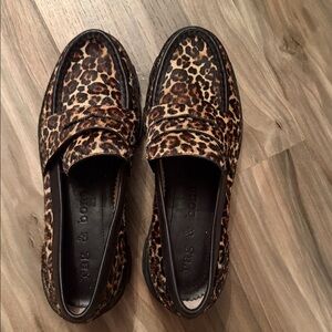 Rag & Bone pic does not do justice no damage gently worn.